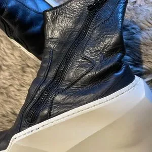Extremely hard to find Julius 7 Sculpted Heel leather Ankle Boots Sz 2 / 42 Julius | Shoes | Extremely Hard To Find Julius 7 Sculpted  main image 2